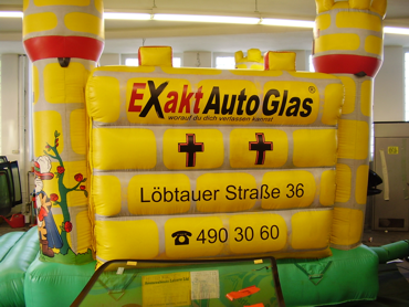 Beschriftung Hüpfburg Exakt Autoglas